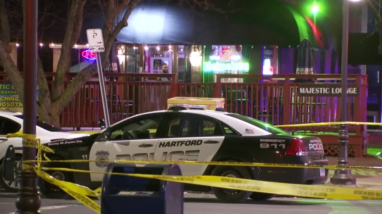 Police: 1 dead, 4 wounded in Connecticut club shooting