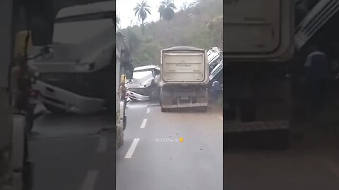 Caminhões bateram e interditou a pista na BR-381 em MG