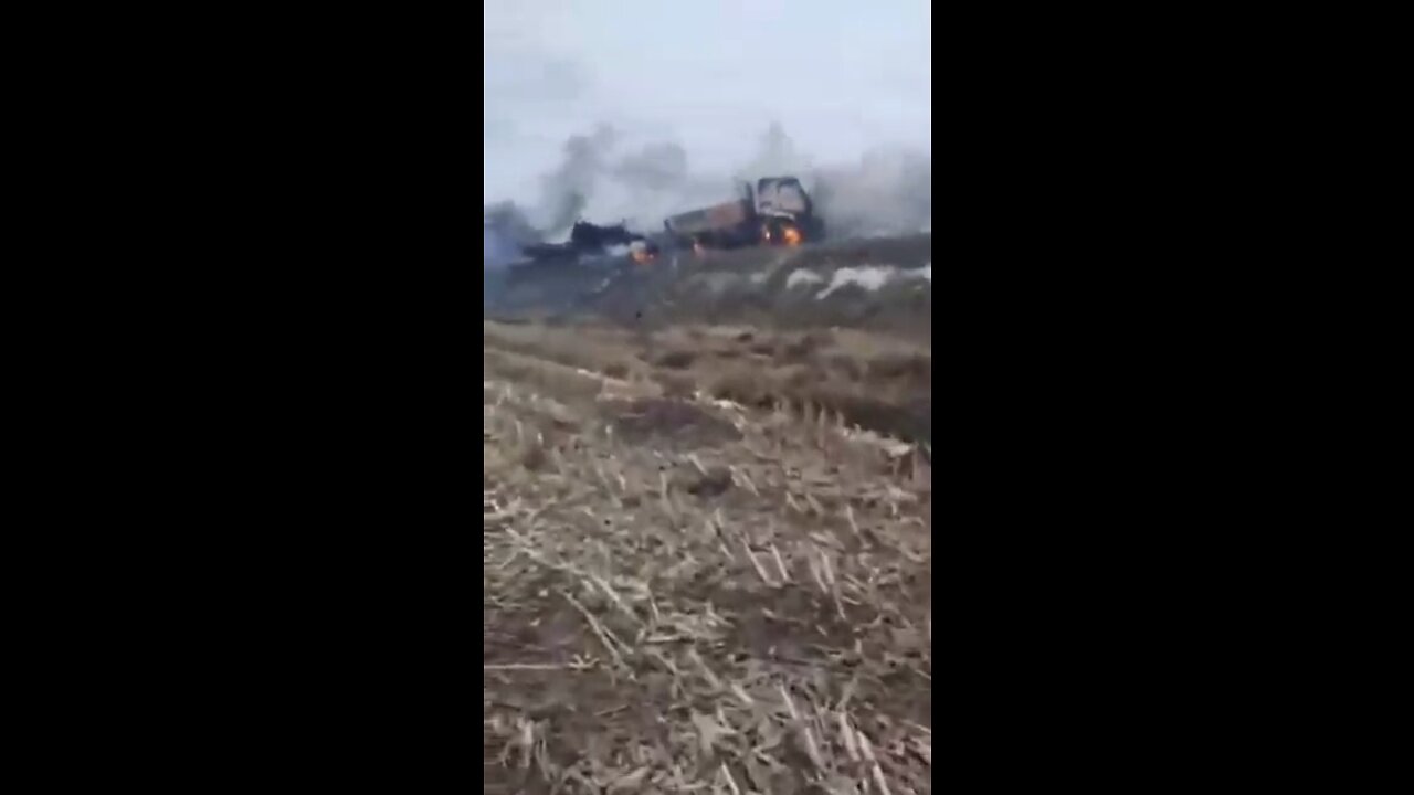 Complete destruction of a #Russian military column in #Chernihiv by Ukrainian forces