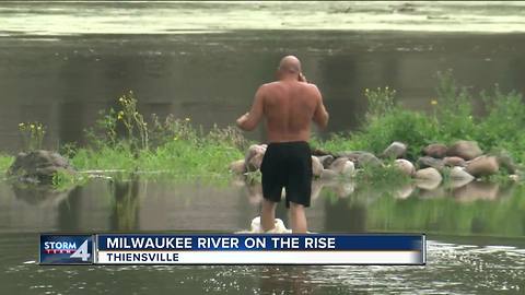 Thiensville preps for flooding around Milwaukee River