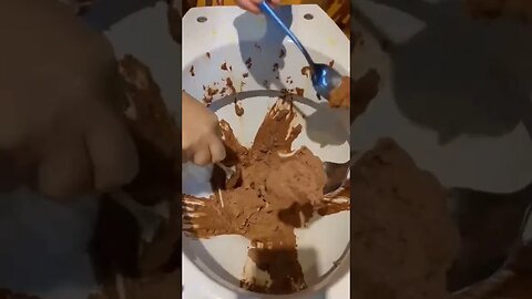 que tal comer na privada 🚽 um sorvete de chocolate 🍫🍦😋