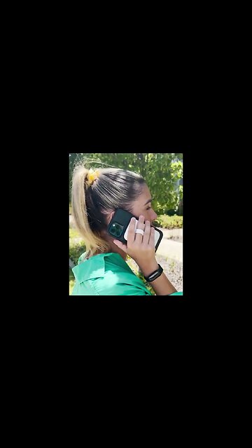 🎉 This is a portable wireless mobile power 🔋 Simply suck it onto the back of you #shorts #phone