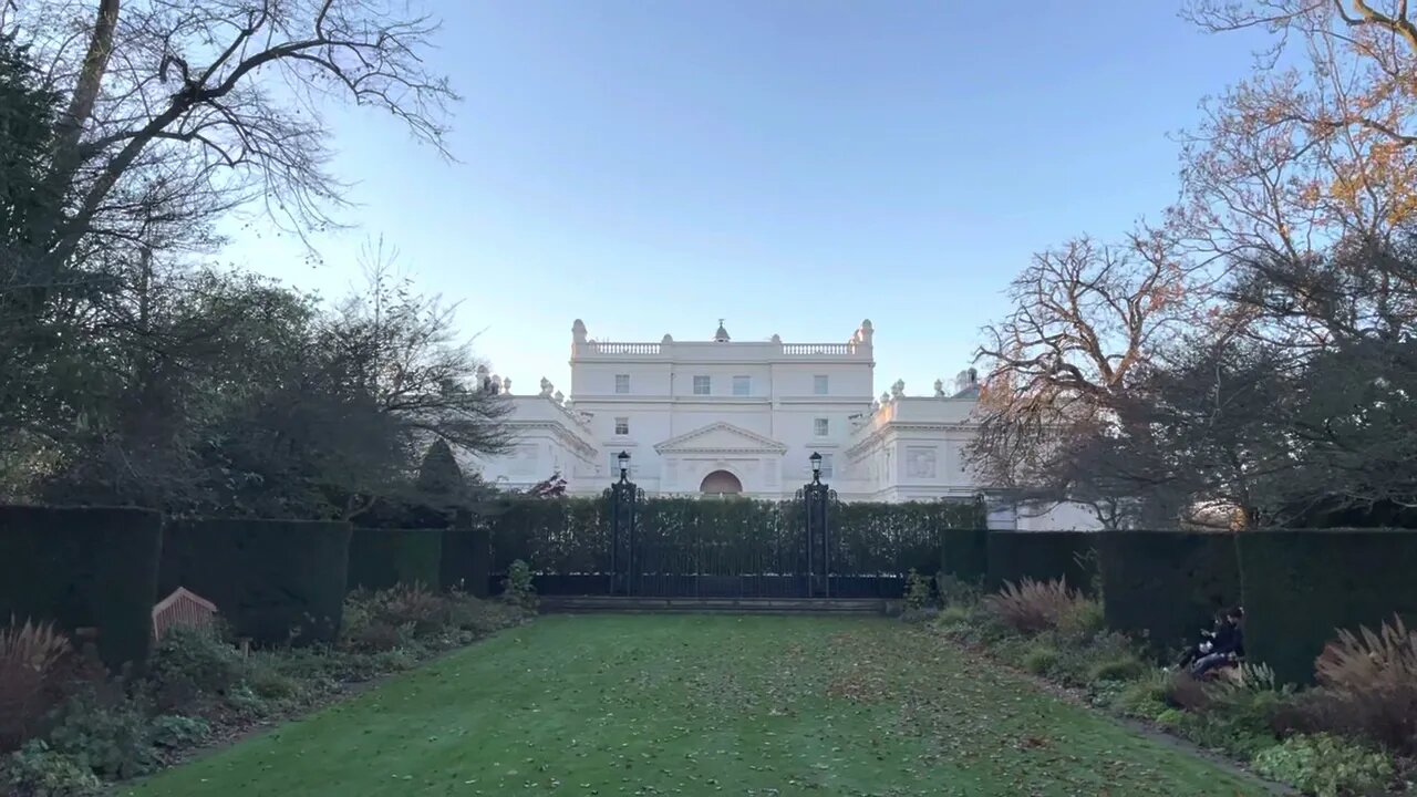 THE GARDEN OF ST JOHNS LODGE (251) + REGENTS PARK (134)= 385(Jacqueline Lee Bouvier Kennedy Onassis)