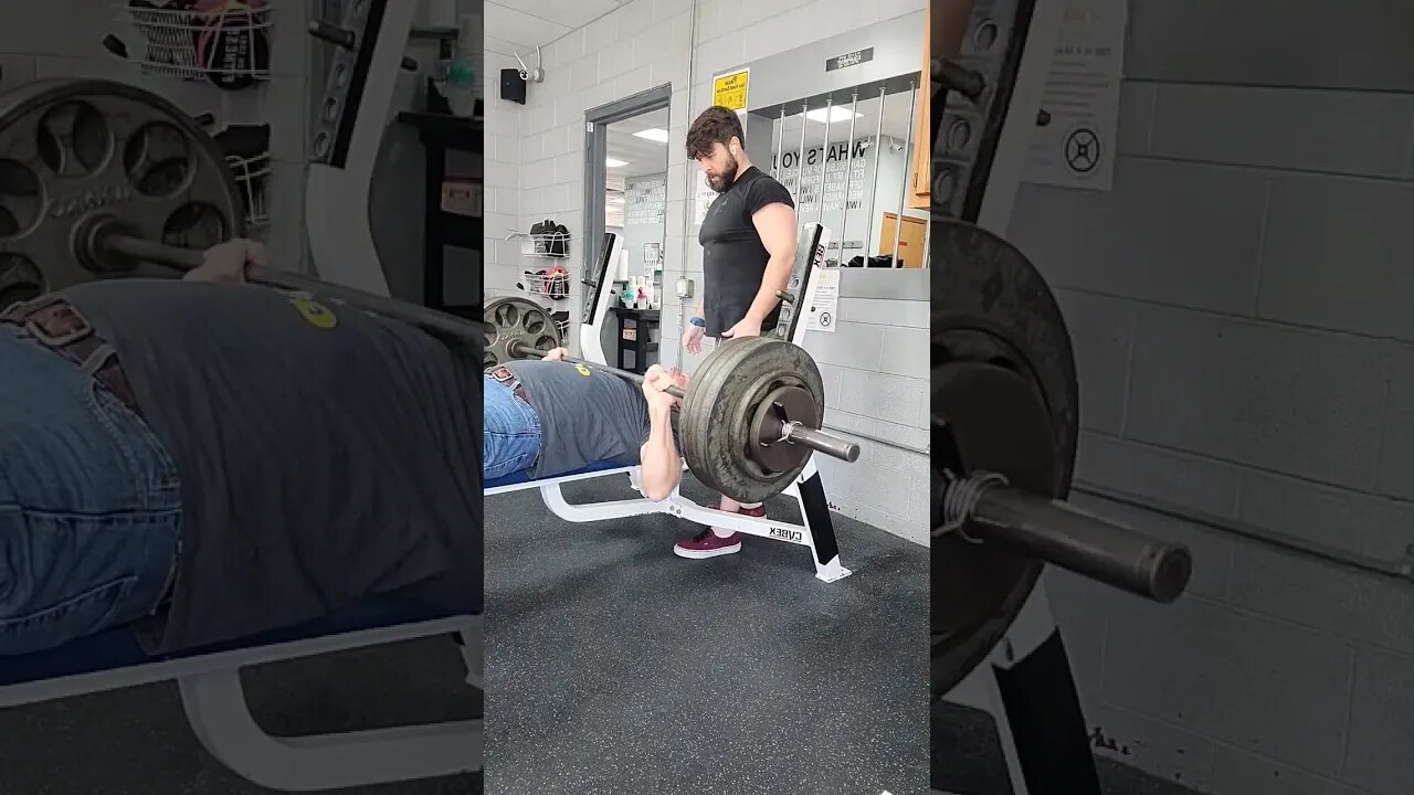 385lbs Raw Bench, Crazy 🤪 old man, 405lbs coming up