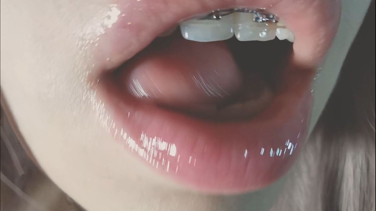 asmr lens licking