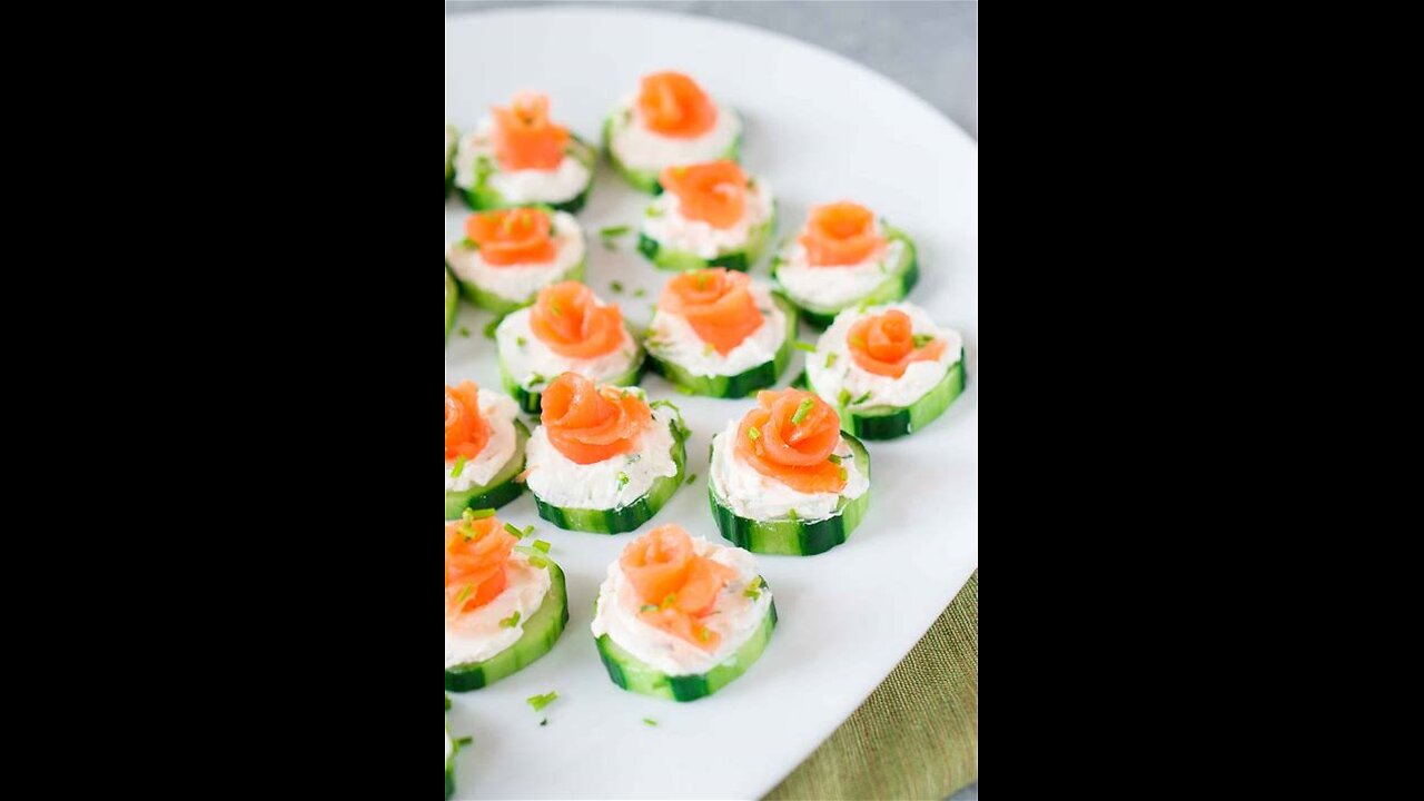 Smoked Salmon, Cucumber, and Blue Cheese: A Keto Flavor Explosion