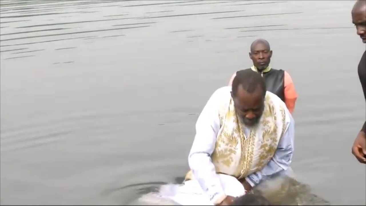 Nebotezuri ale Africanilor din Rwanda de catre Ecumenistul Eretic Inochentie si alti popi 2018