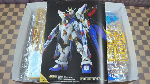 MGEX 1/100 STRIKE FREEDOM GUNDAM UNBOXING & MANUAL