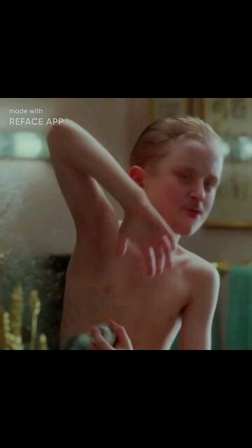 ironmanduck as Macaulay Culkin Home Alone