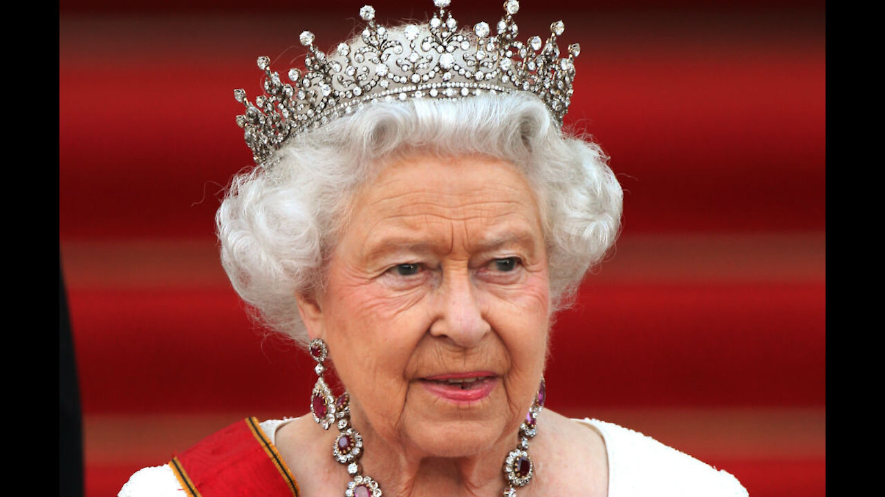 Fascinating facts about Queen Elizabeth’s fashion