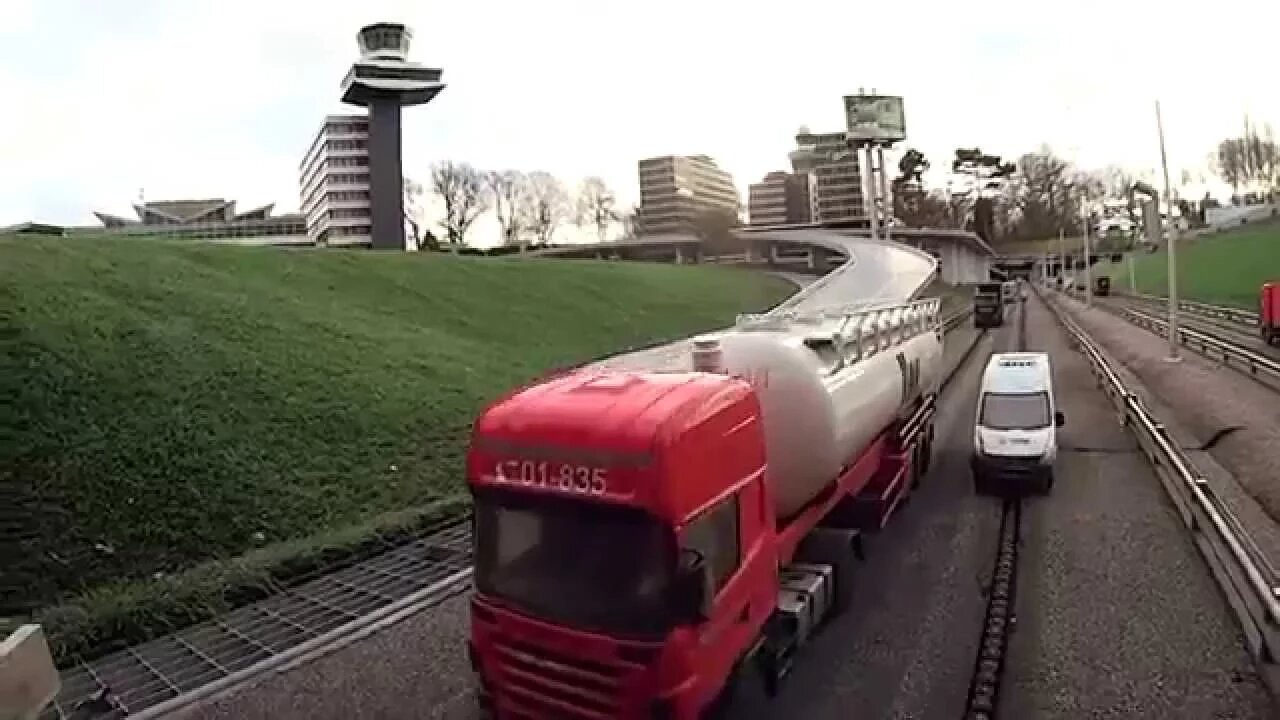 Madurodam Highway