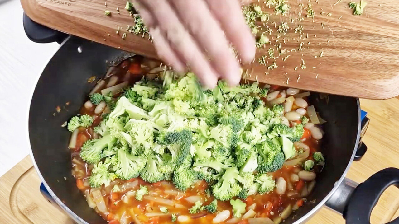 Cannellini Beans and spinach is so delicious!