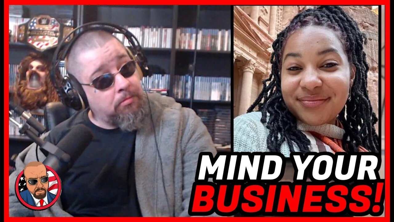 RUBBERNECKER: Sharkeisha Rouse DISRESPECTFULLY Reads a Fellow Flyer's Text Messages; Gets Feels Hurt