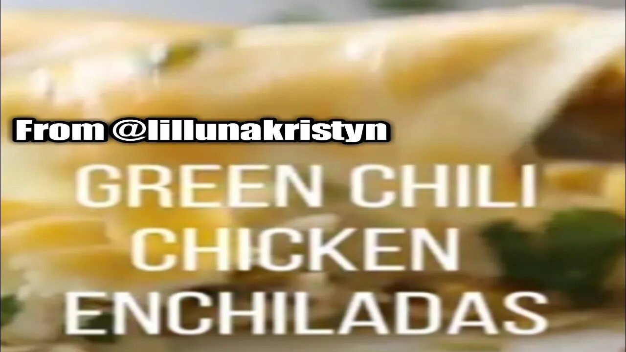 THE BEST baked green chili chicken cheese enchiladas recipe | @lillunakristyn on IG 🐔🇺🇸 #enchiladas