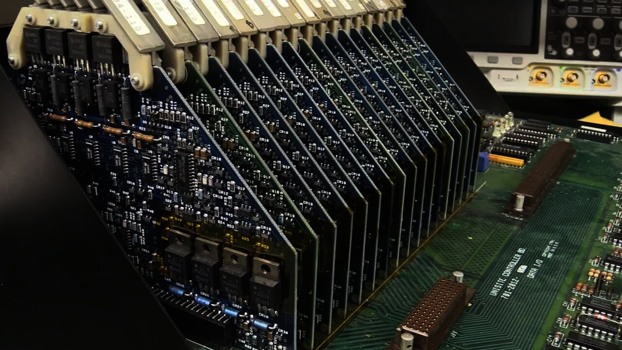 EEVblog #1060 - $35,000 DataIO Unisite Universal Programmer Teardown!