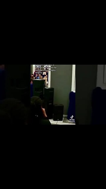 Biden using Teleprompter that doest exist