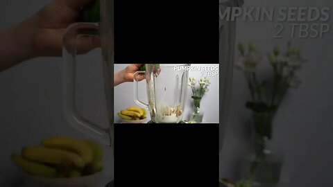 easy coconut almond spinach smoothie #healthy