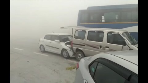 Mega Car Pile Up on Delhi Agra Highway