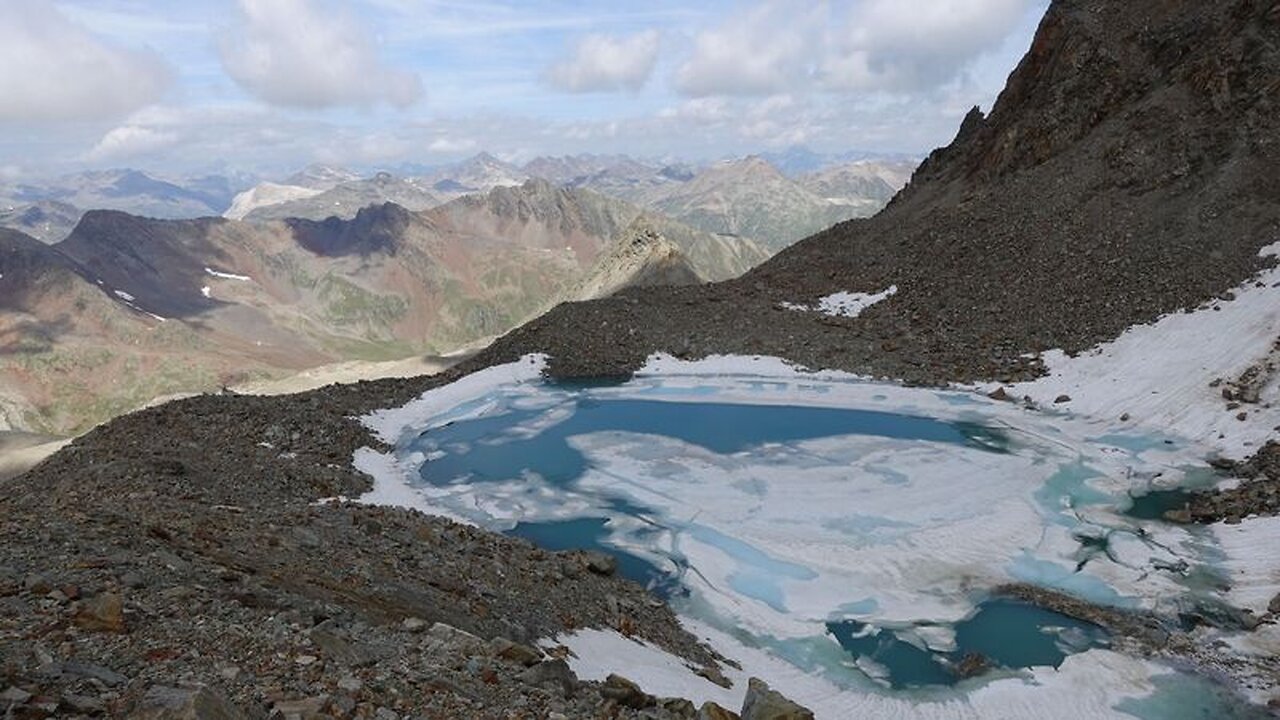 Climbing Piz Paradisin (Pizzo Paradisino)