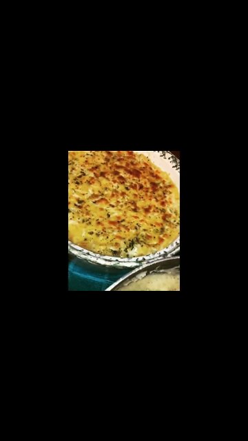 She can cook | @ray.rayneisha on IG 🐷🐔 #shorts