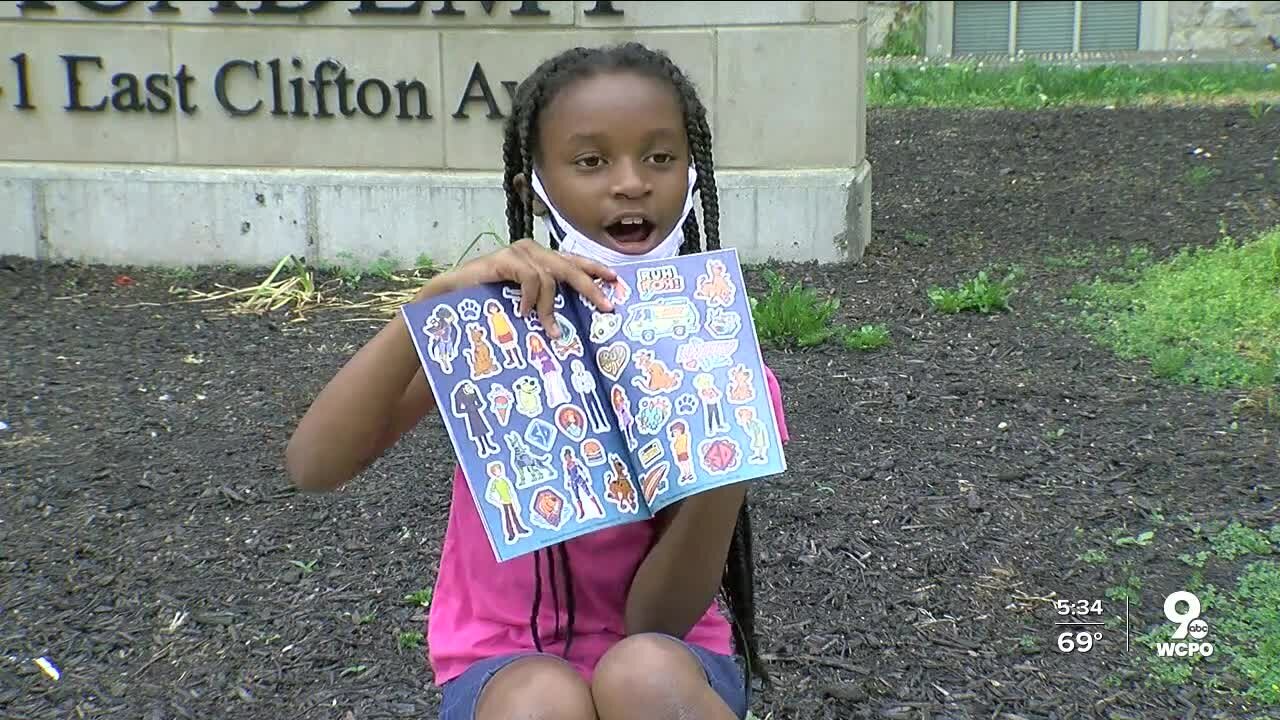 Rothenberg students get free books