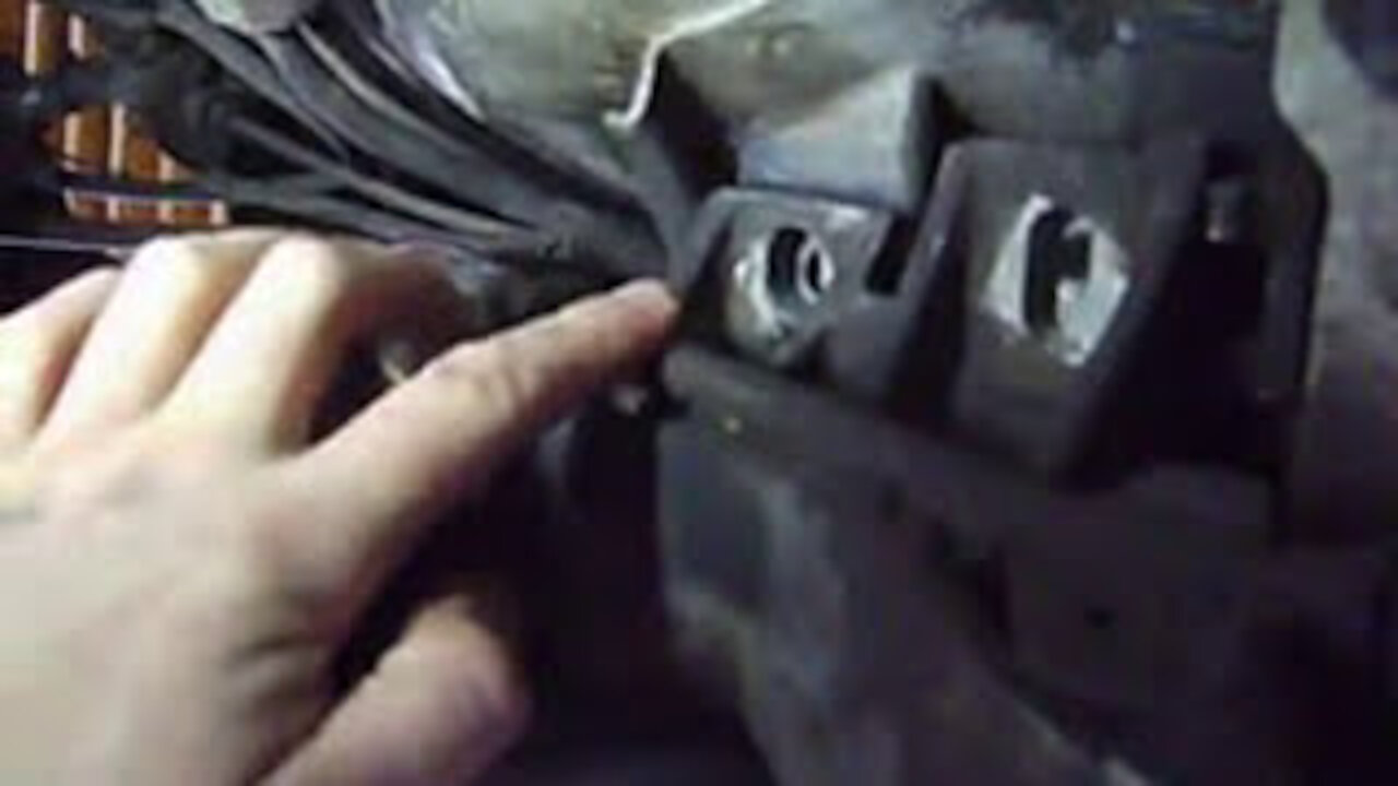 Removing/disassembling 928 transmission, Part 2