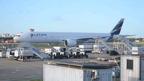 Boeing 777-300ER PT-MUE em Fortaleza em 18/06/2020