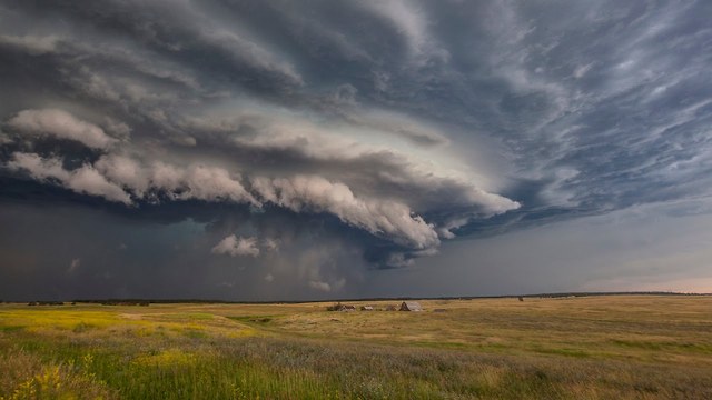 A Year In Storms: Tornadoes, Lightning And Supercells Caught On Camera