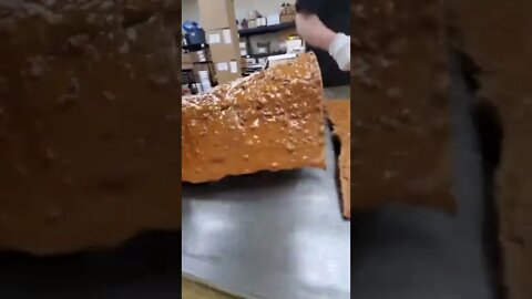 Making peanut brittle / satisfying