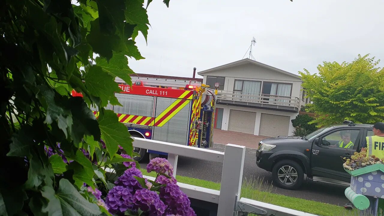 New Zealand Fire Service Katikati Volunteer 7th of December food drive