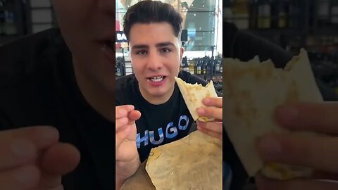 TESTAM NOUA SHAORMA DE LA TACO BELL #oguritamica #mancaciosul #mancare #food #romania