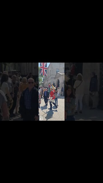 Pushing past the tourist #horseguardsparade