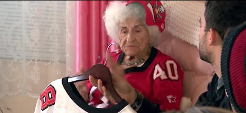 Tampa Bay Buccaneers 99-year-old fan can't wait for Super Bowl