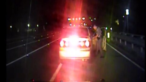 VIDEO: Florida deputy helps delivery baby in Collier County