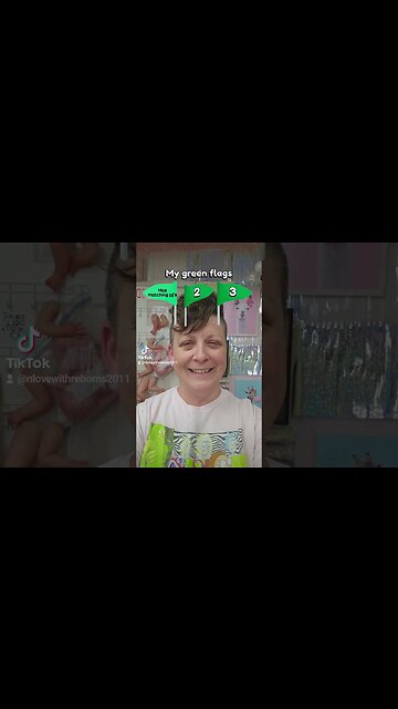 What at my GREEN Flags? #shorts