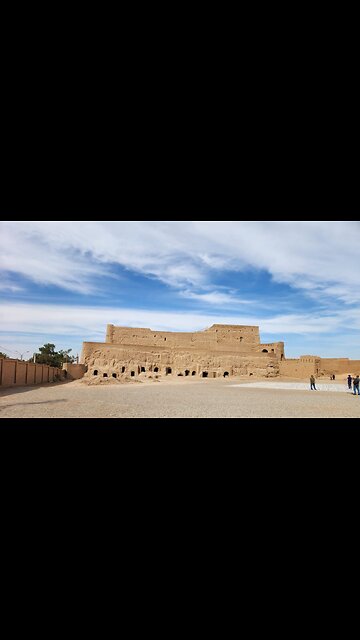 On the road from Isfahan to Yazd there is the town of Meybod.