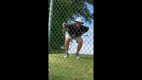 ANGRY GOLFER ATTACKS BYSTANDER