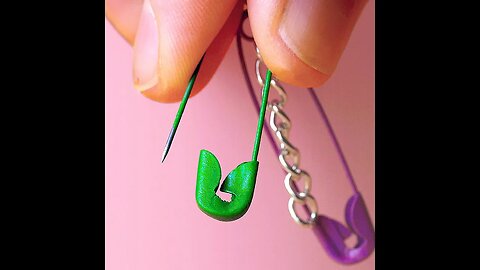 Recycle your old CDs and make these trendy earrings ♻️ #handmadejewelry #craft #jwellerymaking