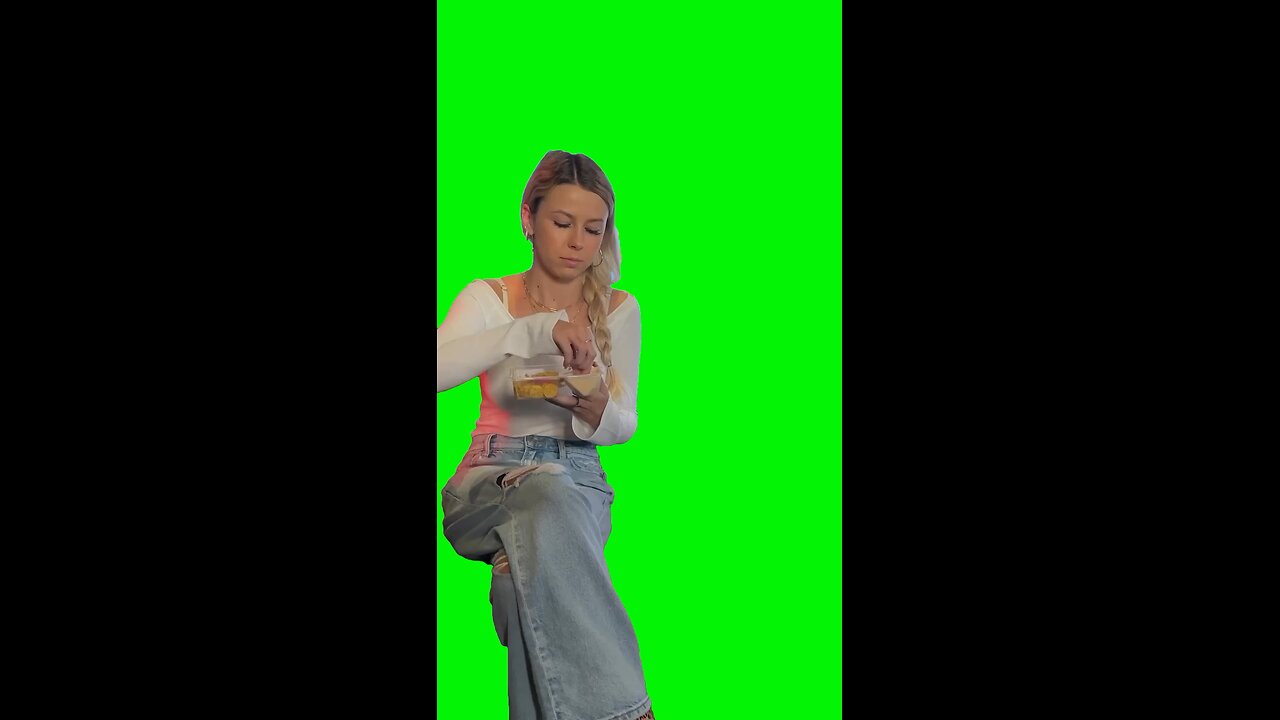 Haliey Welch Eating Lunchly While Listening to Thick of It on the Talk Tuah Podcast | Green Screen