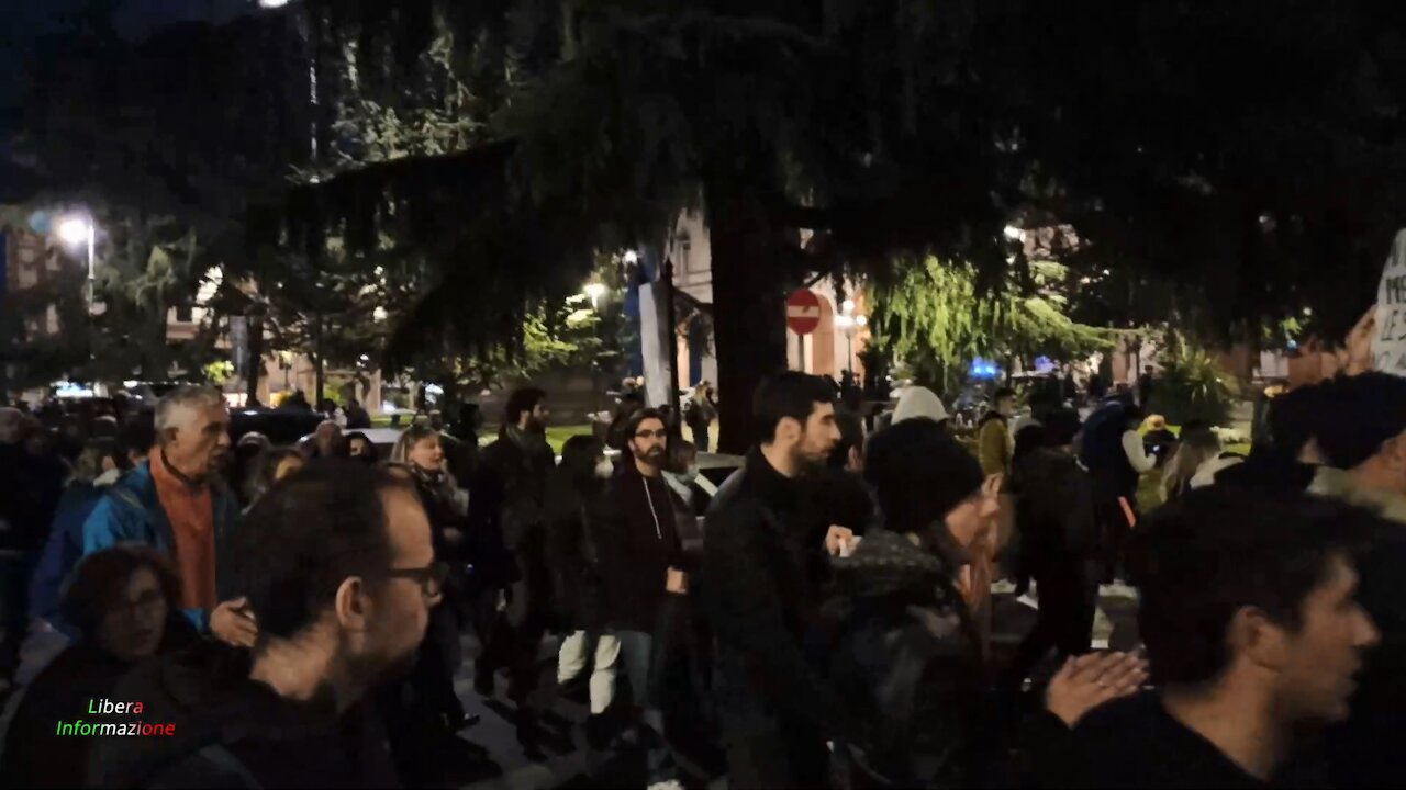 PERUGIA, 20.11.2021 - MANIFESTAZIONE CONTRO GREEN PASS E PER I DIRITTI COSTITUZIONALI (2°parte)