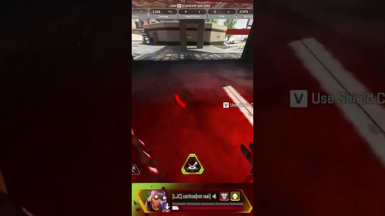 It's so scary getting chased #shorts #apexlegends #apexlegendsclips #fpsgames #videogames #gaming