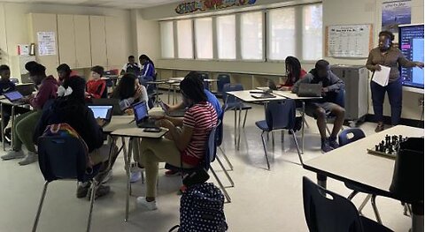 Palm Beach County middle school students take high school, college classes