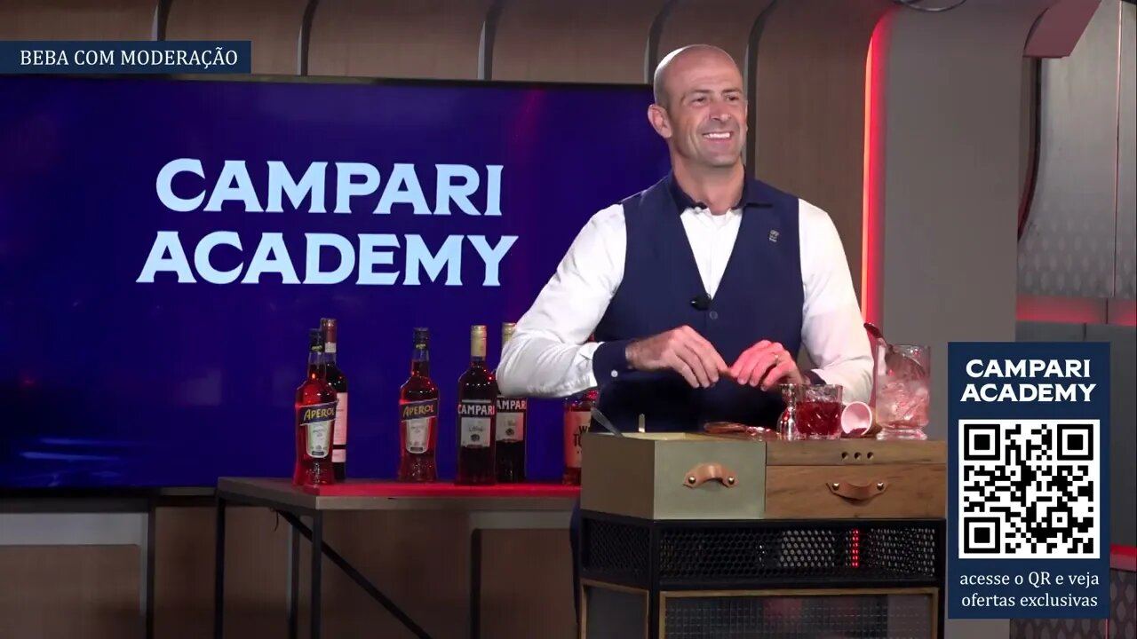 Aprenda a fazer Negroni Twist com a Campari Academy