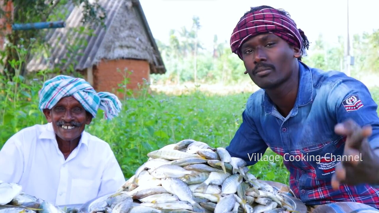 Traditional Fish Curry | Cooking Fish Recipe with Traditional Hand Ground Masala | Village Food