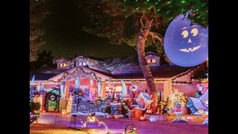 SNOW! Nightmare Before Christmas House has snow on weekends - ABC15 Digital