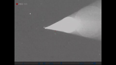 3 objects manuvering same line