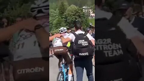 Cómo se les premia a los ciclistas tras cámaras.