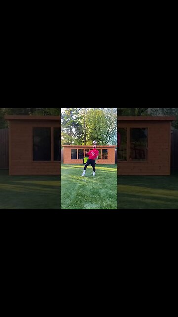 GARDEN FOOTBALL FREESTYLE ⚽️🏡 #Shorts | Jeremy Lynch