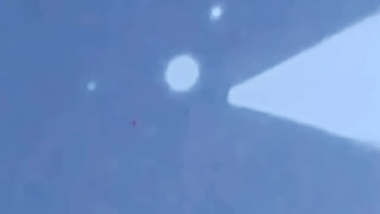 object flashes back. disappears near discharge flash