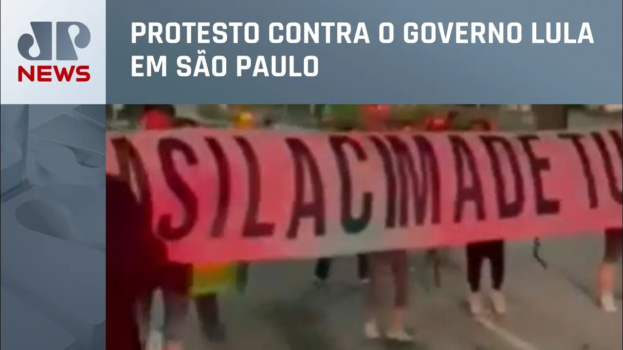 Manifestantes interditam a avenida 23 de Maio em São Paulo